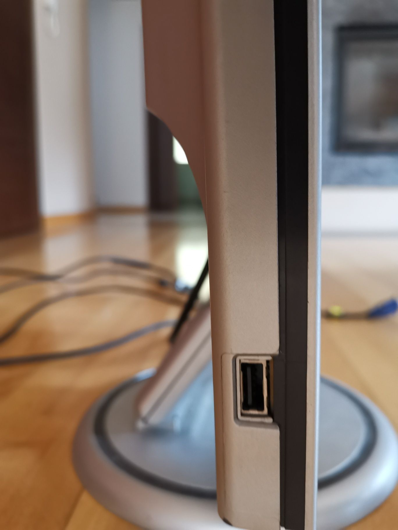 Monitor Philips 17 cali