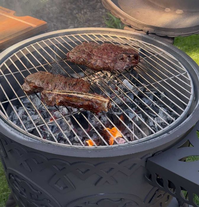 Вугільний гриль "Дракар" з кришкою і полицями, товщина 4мм