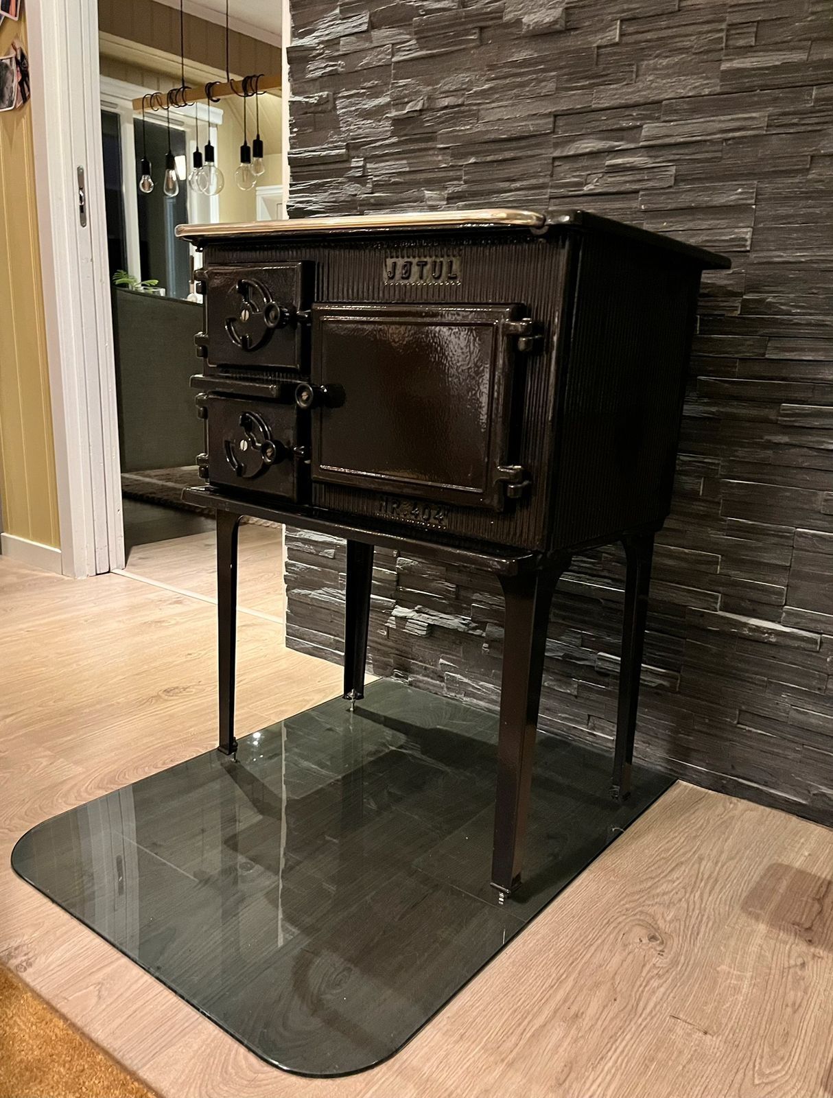 Jotul 404 kuchnia zeliwna emaliowana.