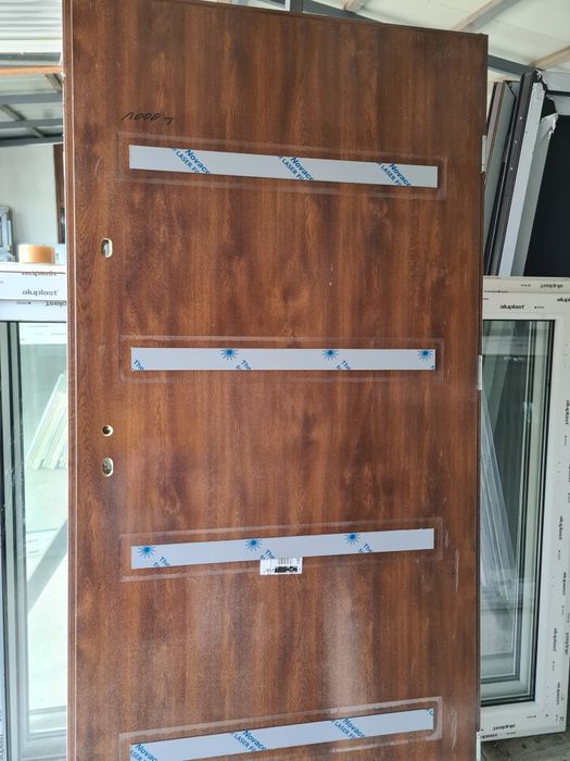 Drzwi zewnętrzne nowe