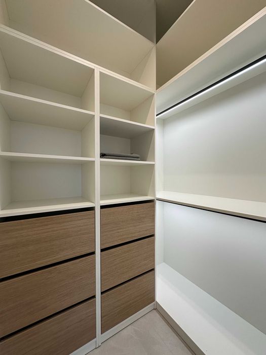 Продам квартиру з дизайнерським ремонтом.