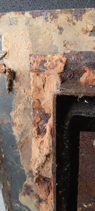 Drzwiczki do pieca. kaflowego grilla wędzarni