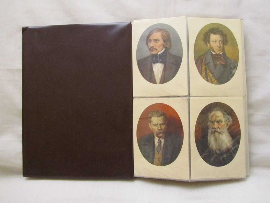 Альбом старих рідкісних листівок.