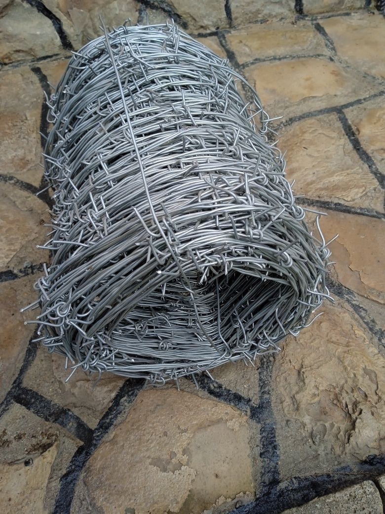 Колючий дріт, колючая проволка