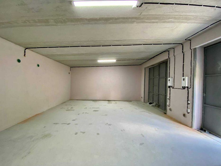 Здається великий гараж! Під бізнес