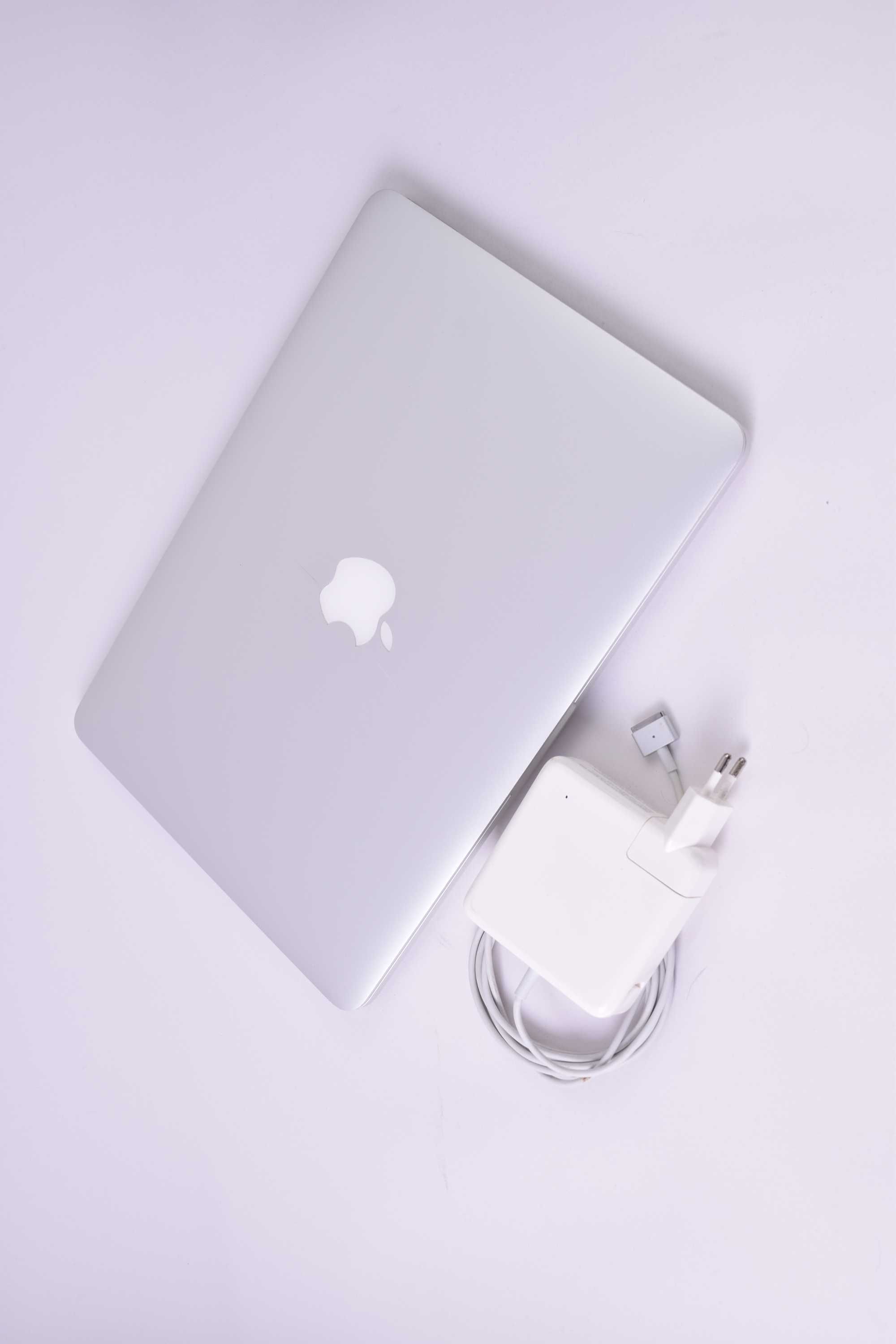 Ноутбук MacBook Pro  A1502
