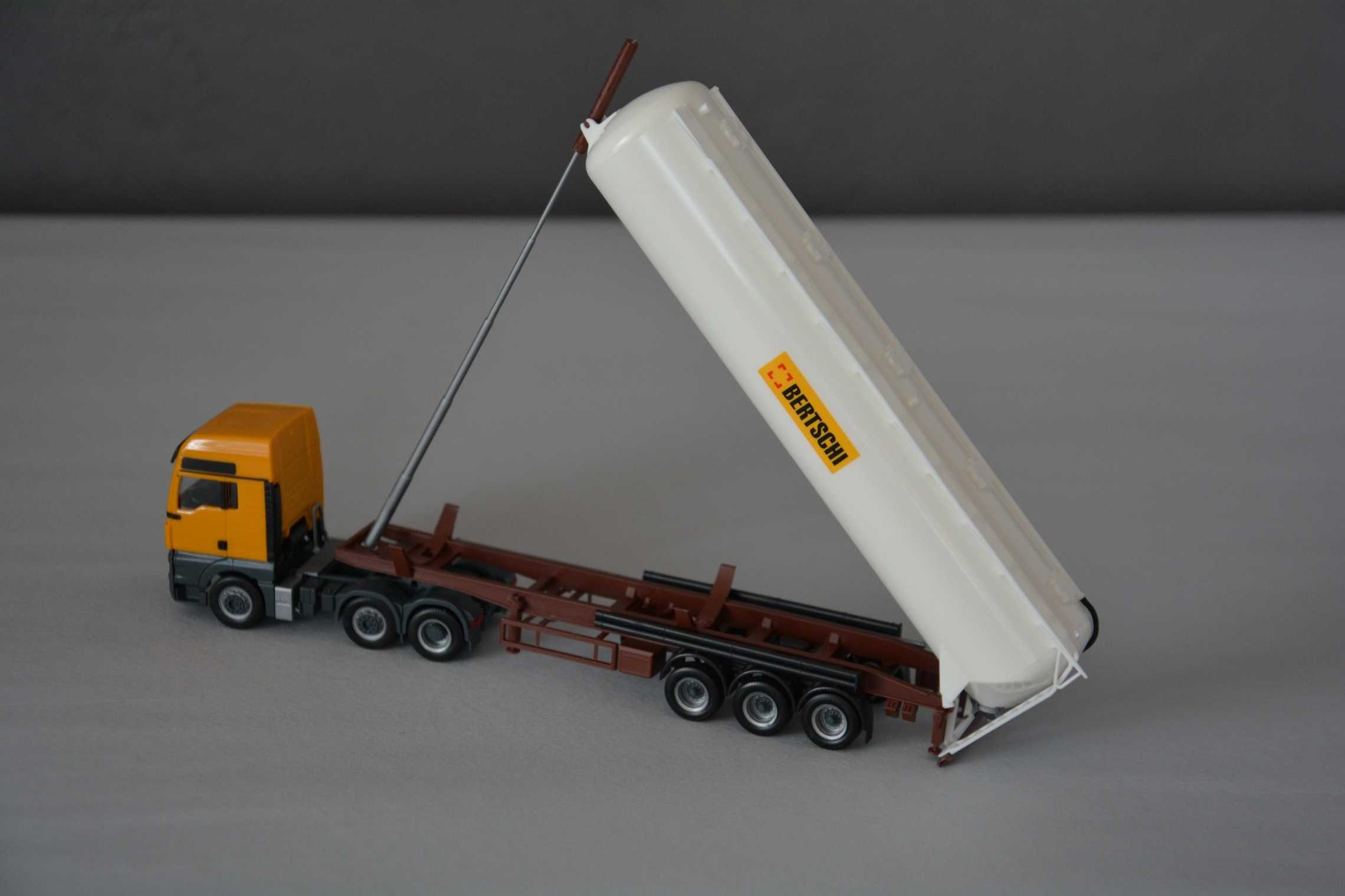1:87 (H0) Herpa 294461 - MAN TGX XLX (6x2) kippsilo - Bertschi (CH)
