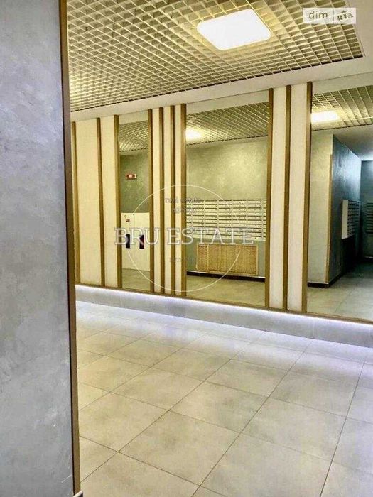 Продам 3к видову квартиру в ЖК Каховський Лівобережна