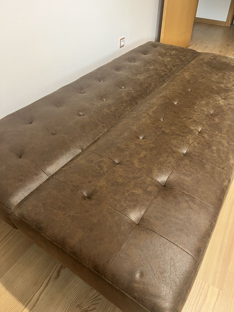 Sofá cama aspecto vintage
