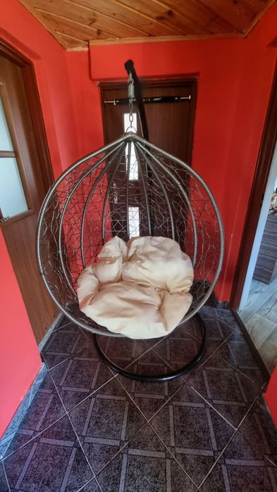 Fotel wiszący kokon.