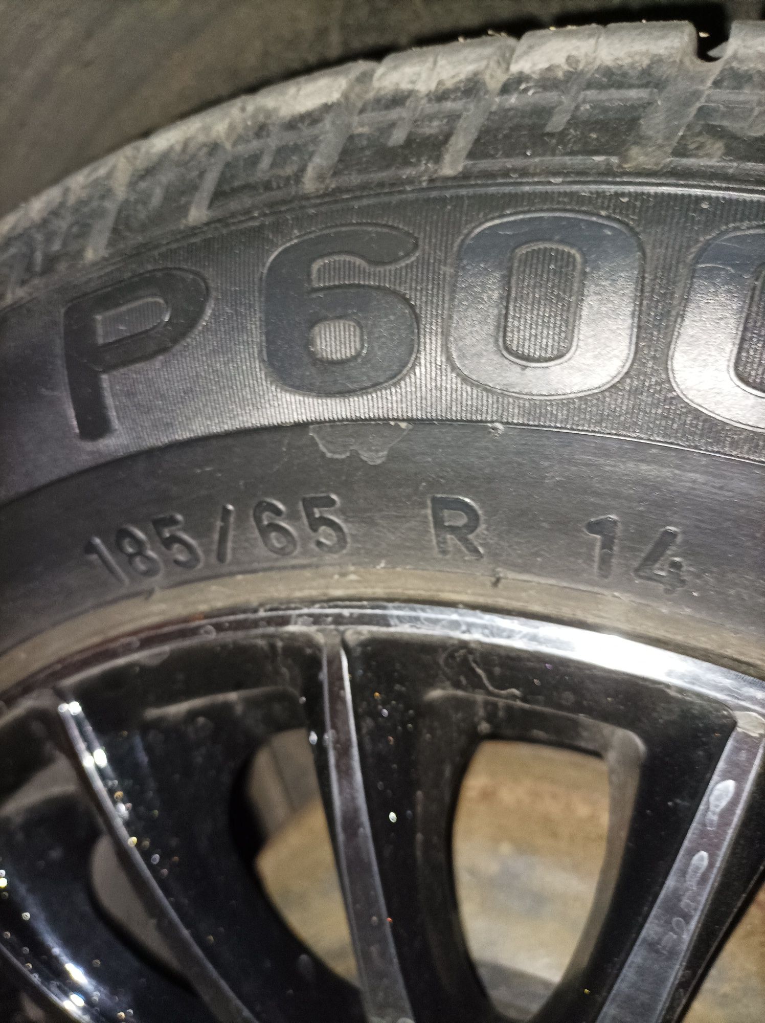 Pirelli P 6000 185 65 14