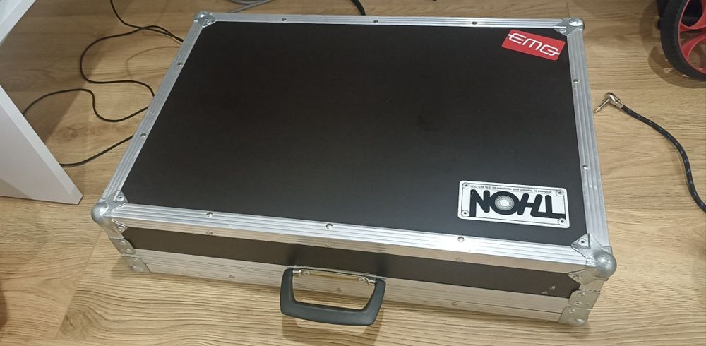 Hardcase Thon Effect case para line 6 Helix floor