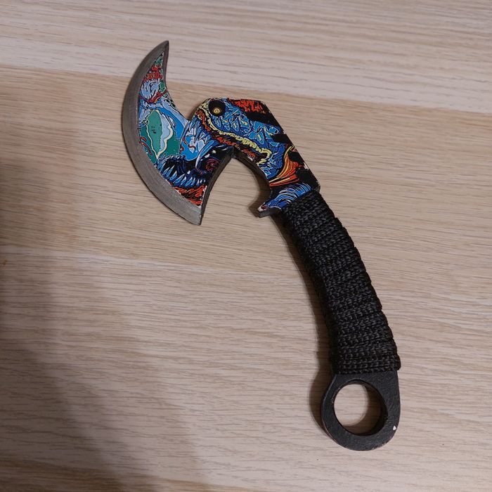 Ножі з дерева, рубанок, меч