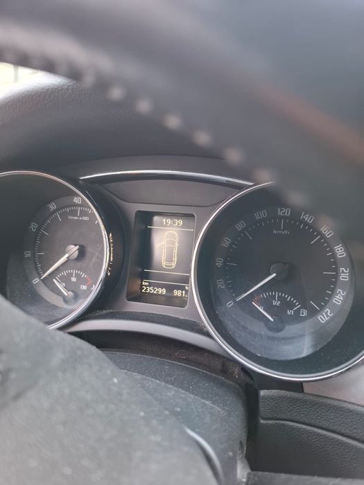 На запчастини Skoda Superb TSI 2009 рік