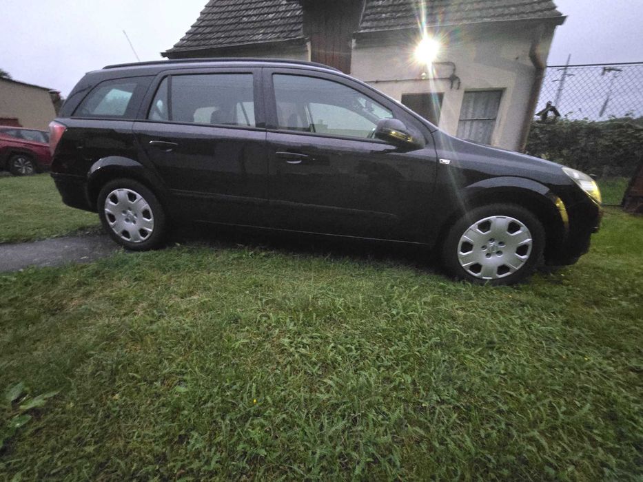 Opel Astra H 1.6 16V (105 KM) Twinport 2005 rok