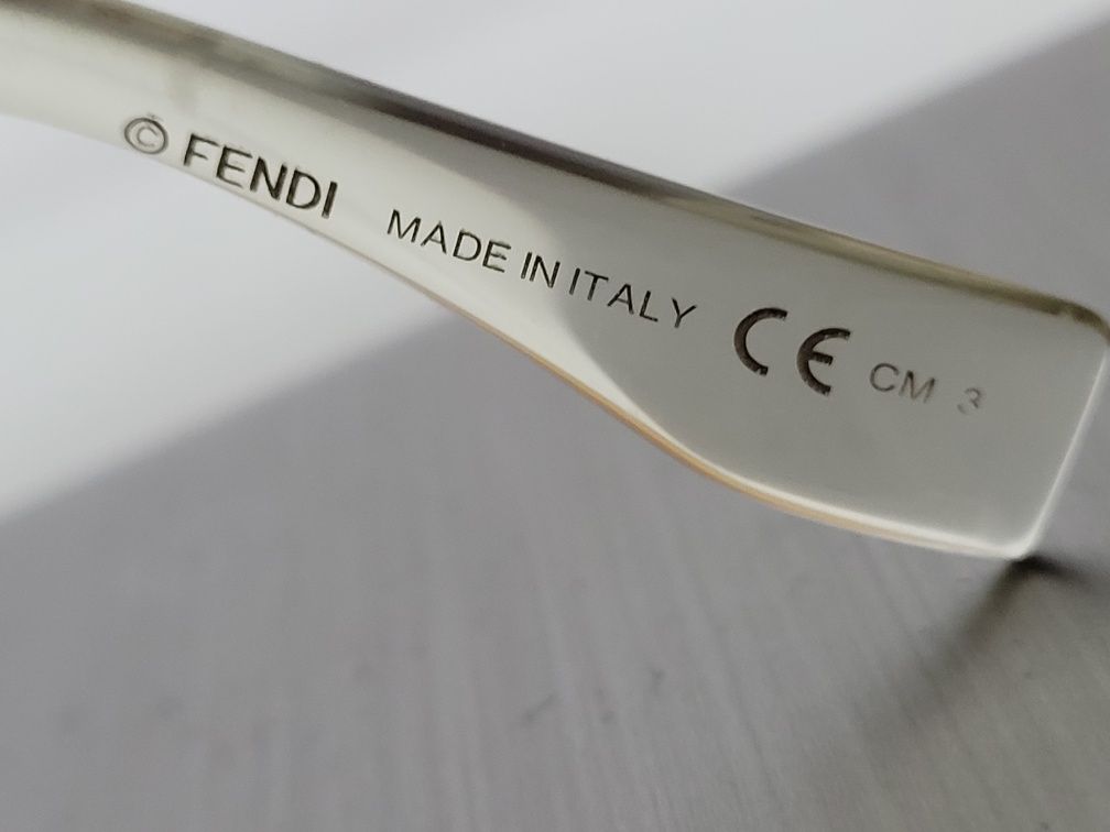 Okulary damskie Fendi