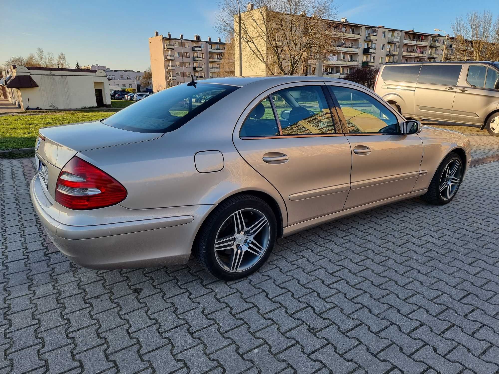 Mercedes E270 , 2002