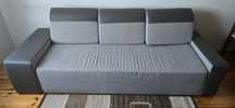 Sofa rozkładana z 2 pufami