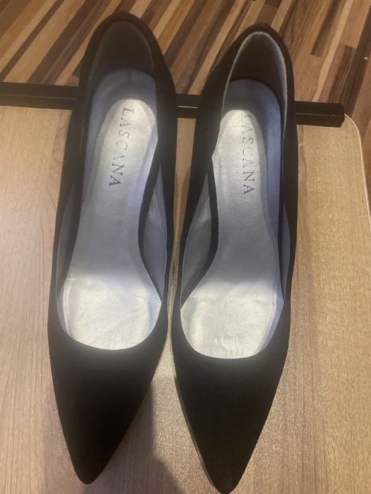 Buty zamszowe, szpilki