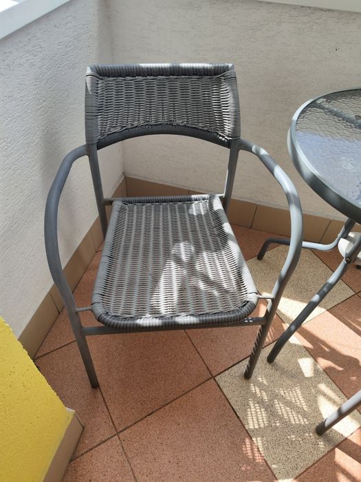 Stolik i 2 krzesła - zestaw na balkon lub do ogródu