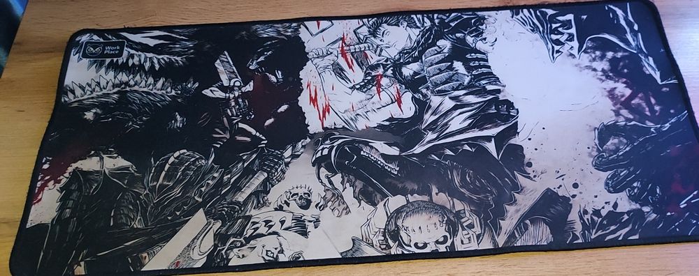 Игровой коврик як новий,з дуже.крутим прінтом берсерк