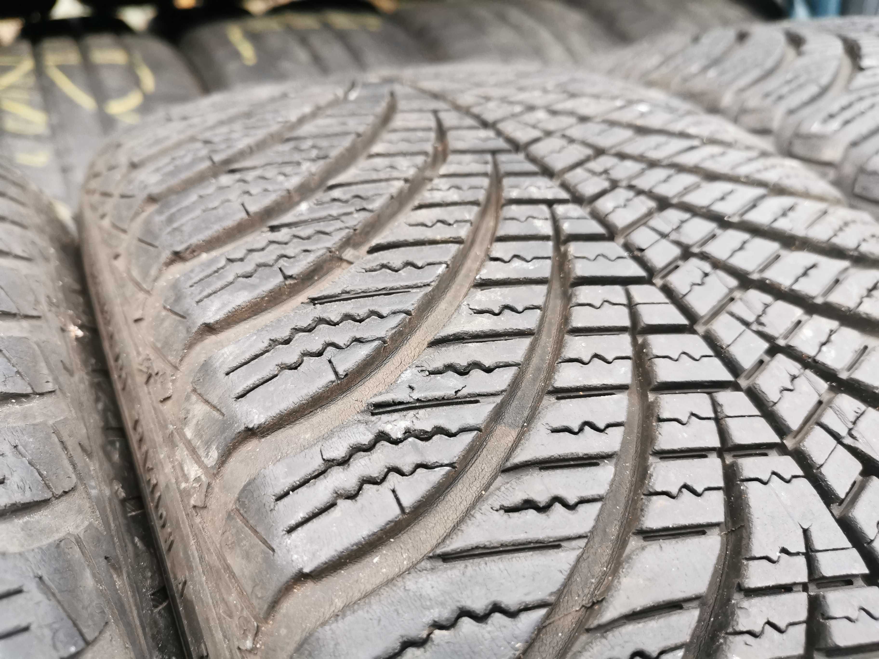 Całoroczne Goodyear Vector 4-Seasons Gen-2 205/55r16 91H N8543