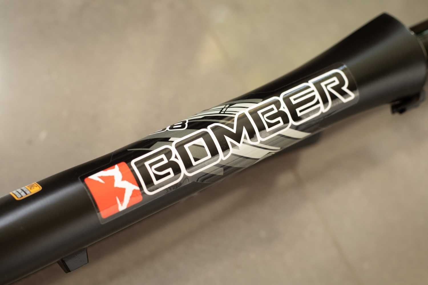 NOWY Amortyzator Marzocchi Bomber 888 26" RV 2011 qr20