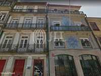 Prédio com projeto aprovado, Rua das Flores, Porto