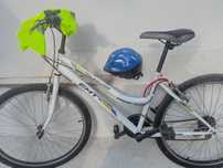 Bicicleta é a da foto completa capacete novo, colete e cadeado