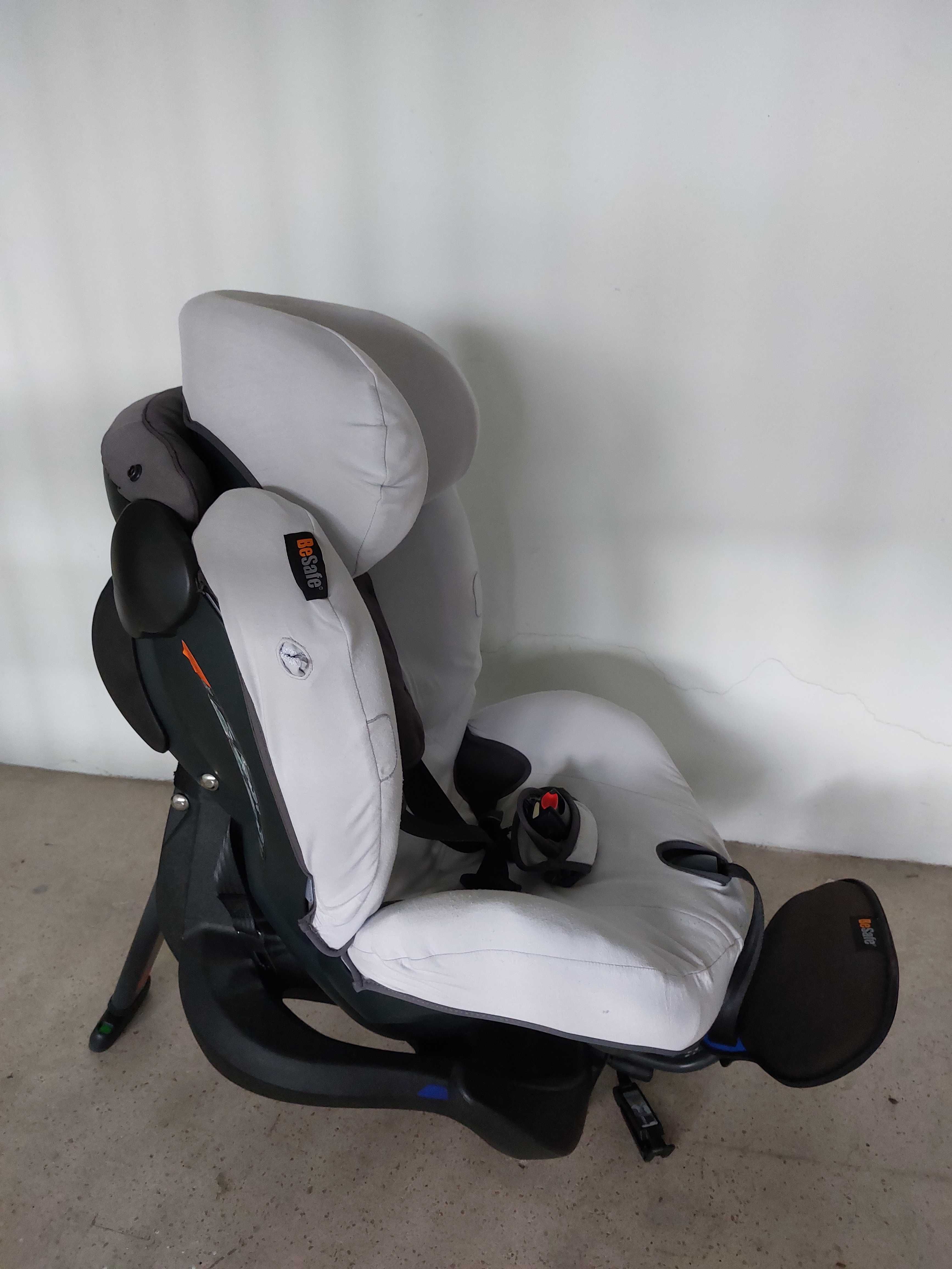 Cadeira Auto como nova Besafe iZi Plus X1 para todos automóveis + Capa