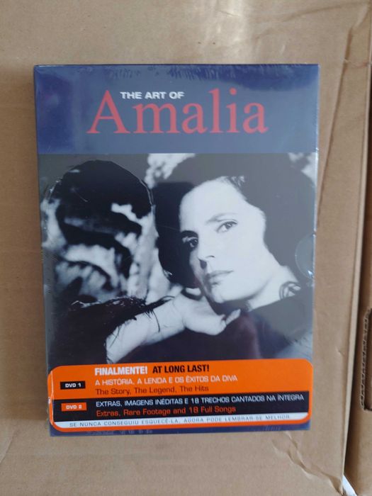 Vendo DVD de música (Amália)