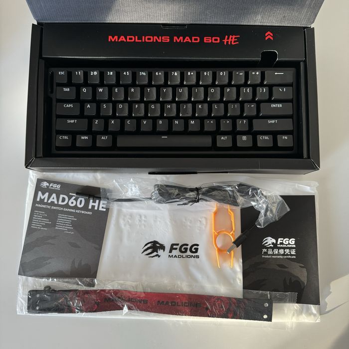 Klawiatura gamingowa MAD 60HE RGB