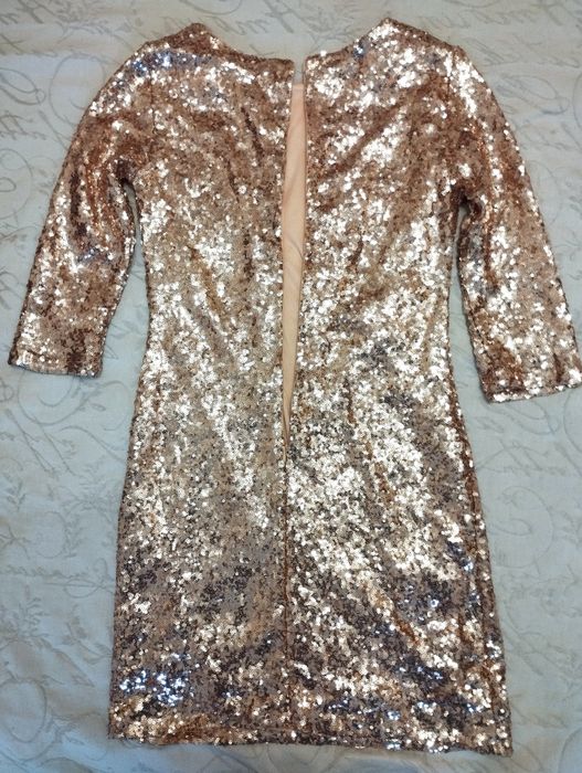 Святкова сукня з пайєтками
