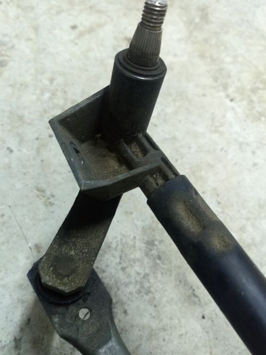 Запчастини Ауди 100,а6 с4, трапеція