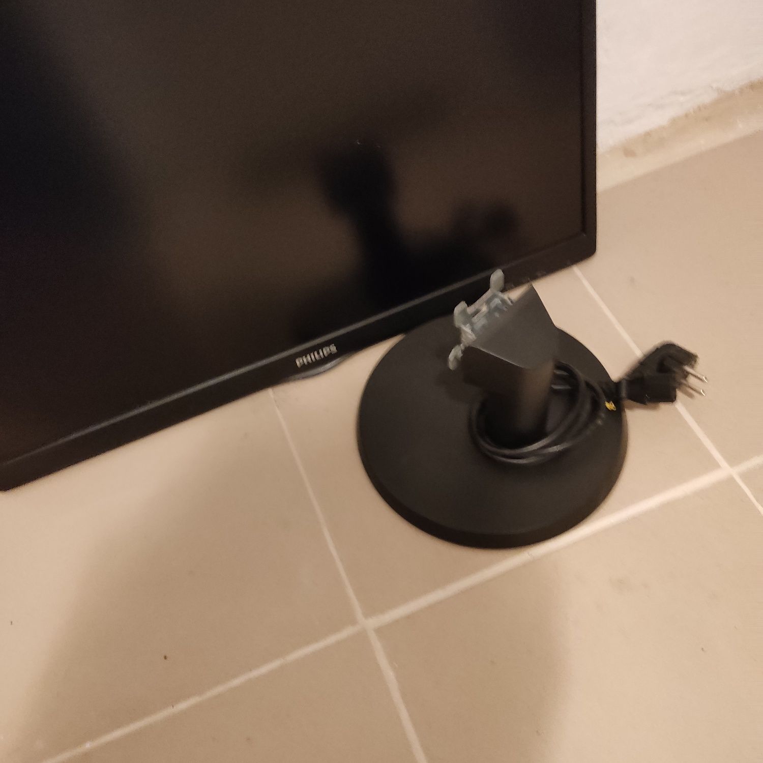 Monitor Philips tanio