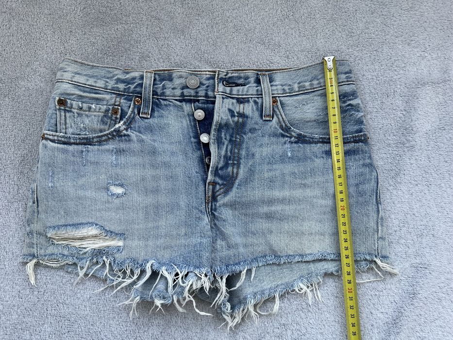 Жіночі джинси та шорти Levi’s (безкоштовно) розмір W26