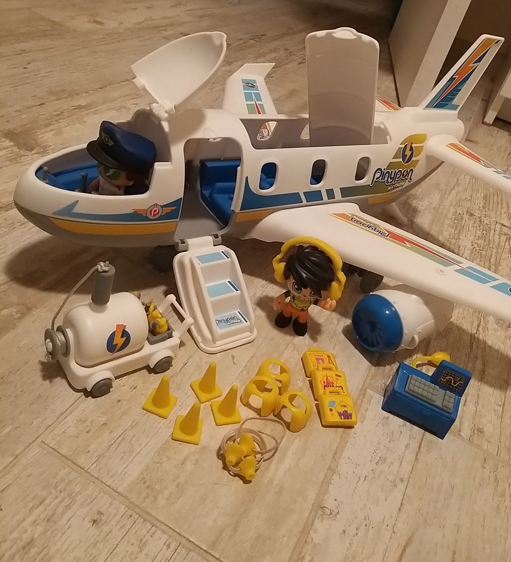PINYPON Action Emergência no Avião