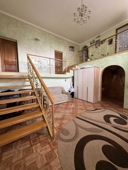 Продається особняк м.Бурштин.Вартий вашої уваги!