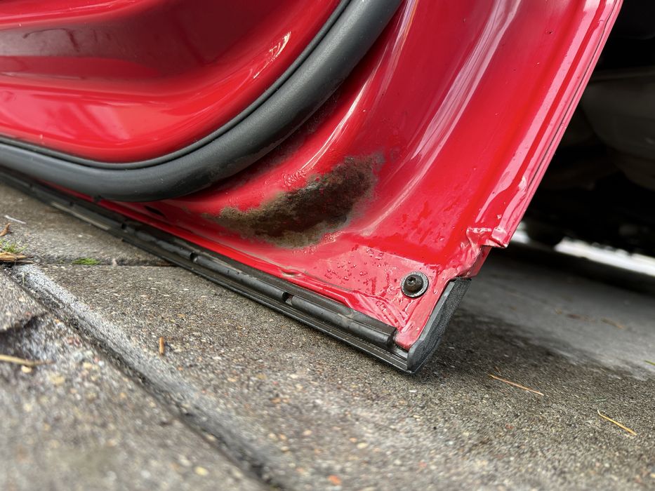 drzwi lewe tylne passat b6 czerwone