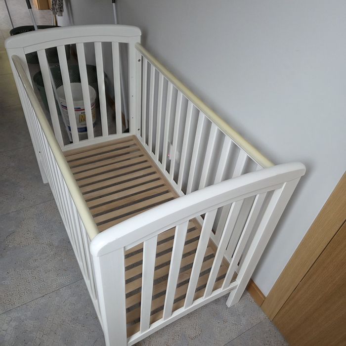 Łóżeczko dziecięce białe TROLL model Nicole