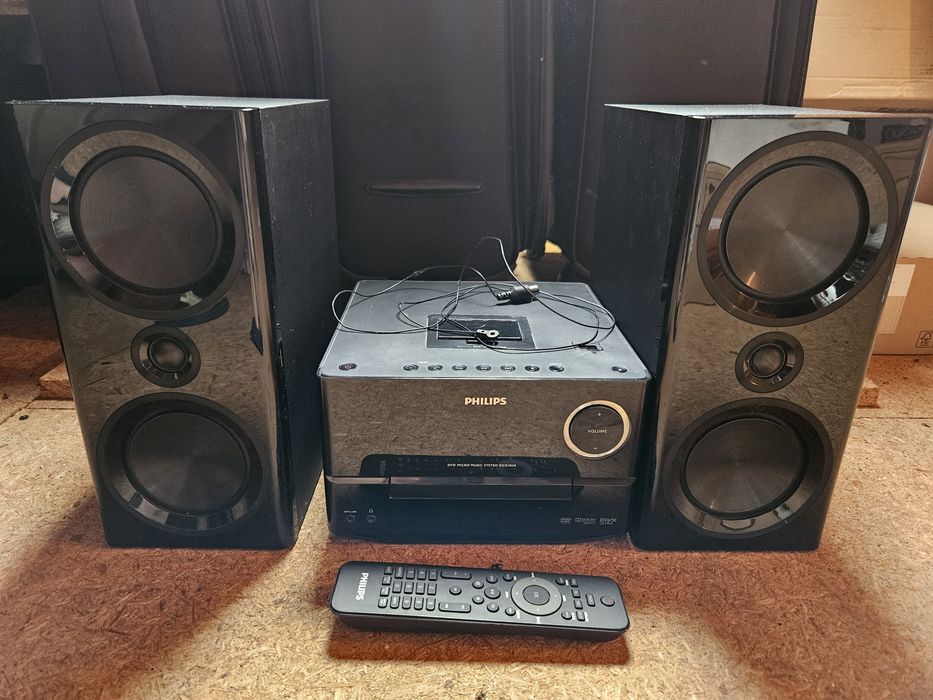 Wieża Philips DCD3020/58 DVD USB Radio FM  używana