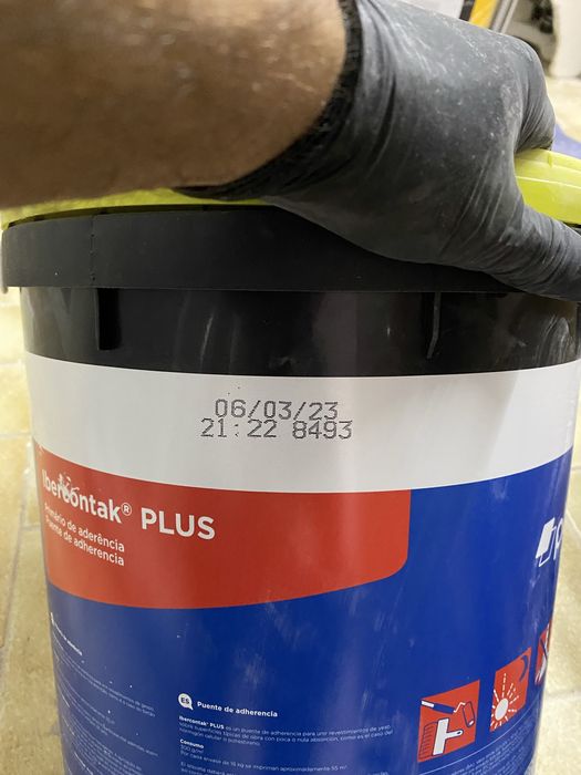 Tinta de aderência