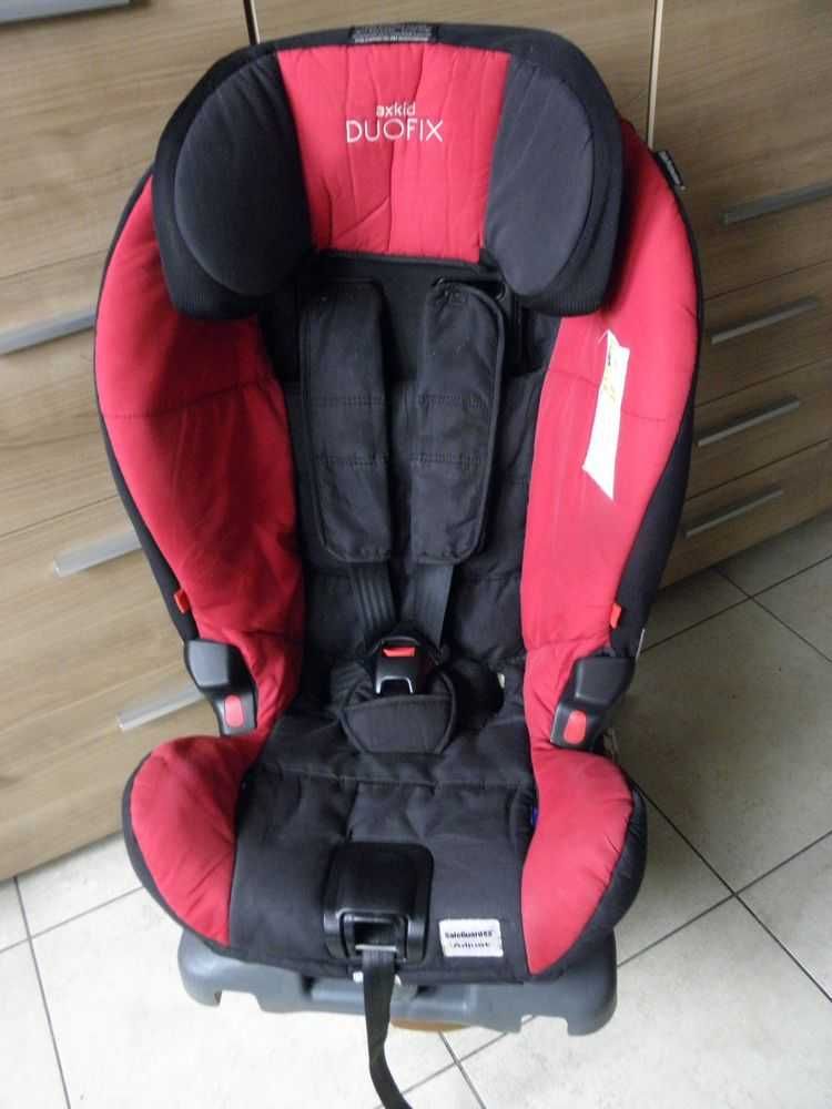 Fotelik samochodowy AXKID DUOFIX 9-25 kg tyłem przodem