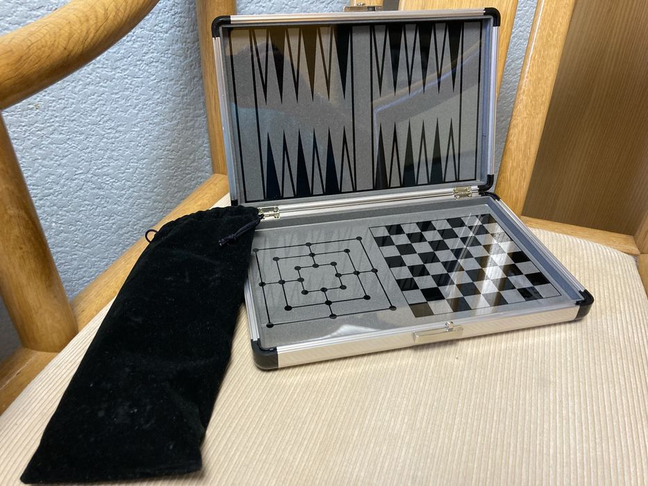 Новый набор шахматы, шашки, нарды,