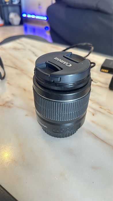 Kit máquina fotográfica canon eos 2000D