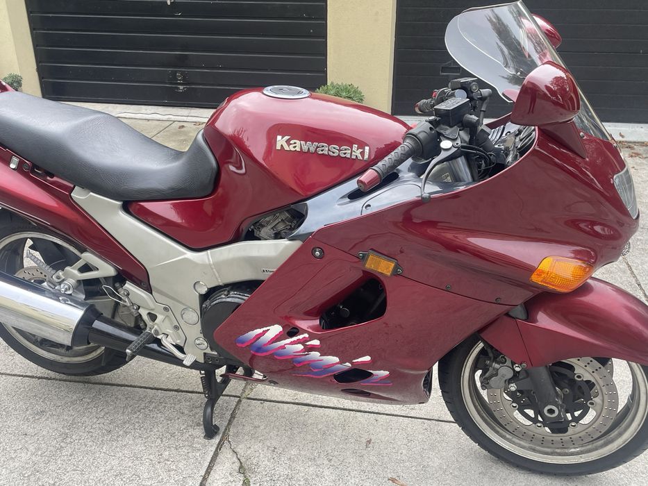 Kawasaki ZX11 - versao EUA