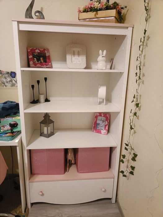 Regał biało różowy