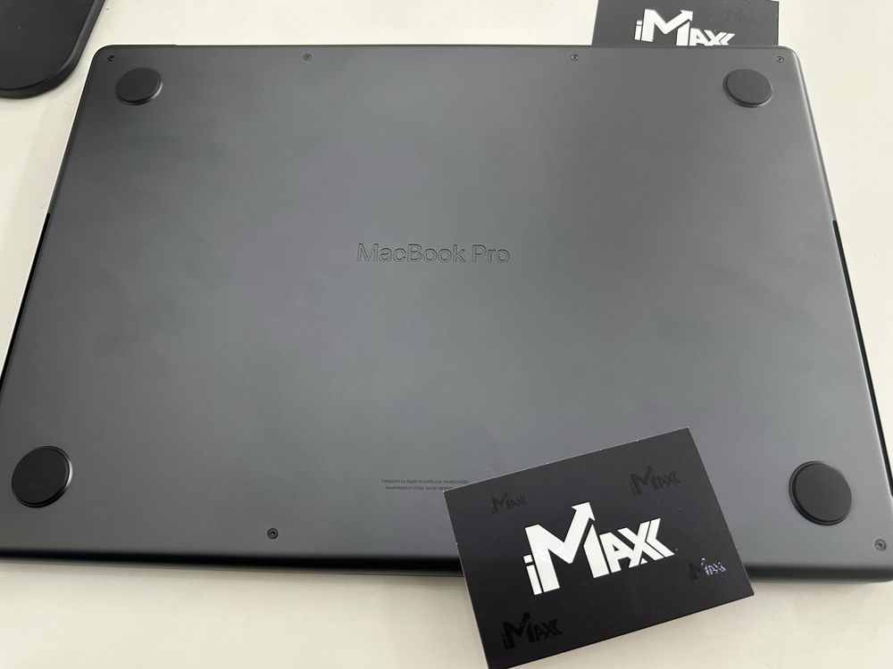 MacBook Pro 14” 2023 M3 Pro 18/512Gb Без блокувань 100% акб Новий стан