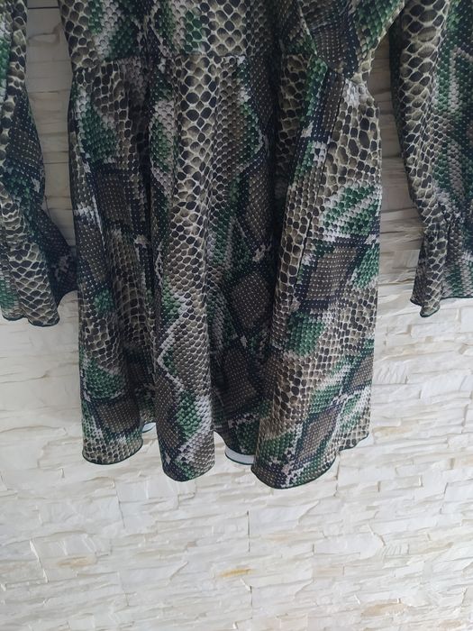 Sukienka motyw wężowy 36