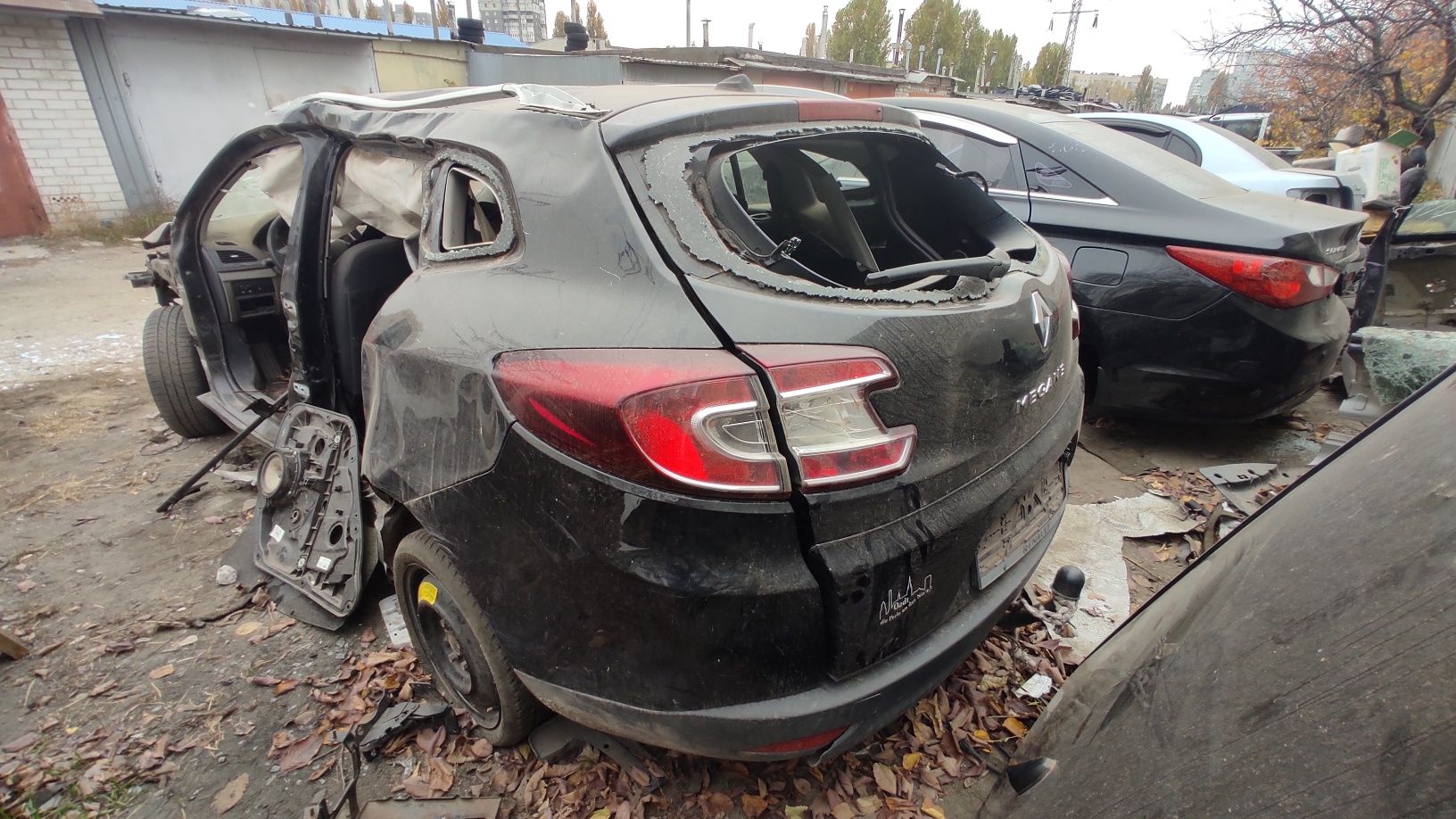 Розборка Renault Megane 3 1.6 бенз, мех, дверь ляда фонарь порог
